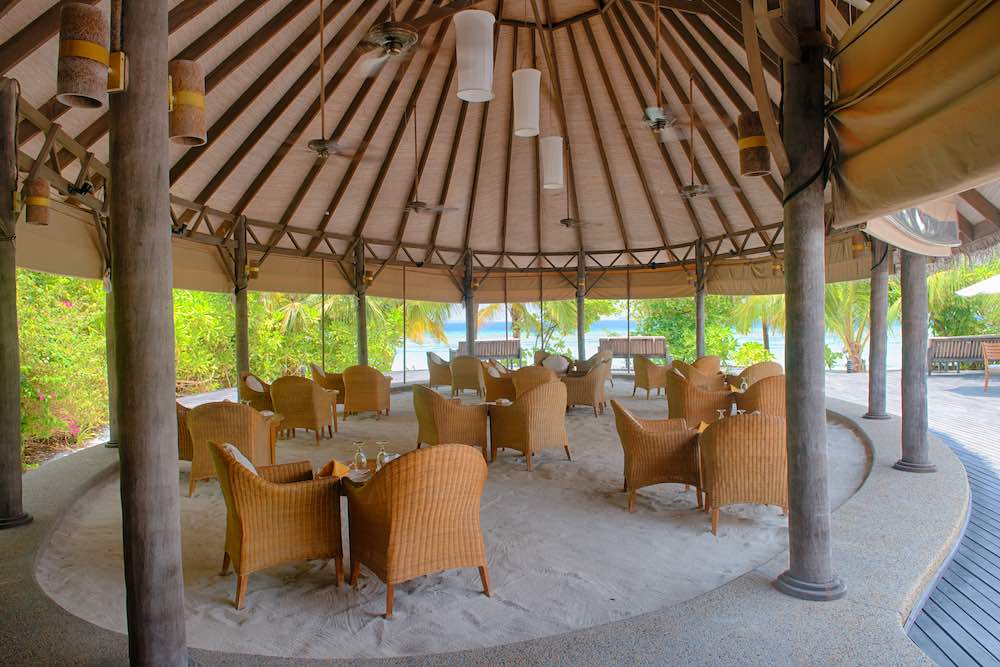 Conch Bar at Coco Palm Dhuni Kolhu thumbnail 7